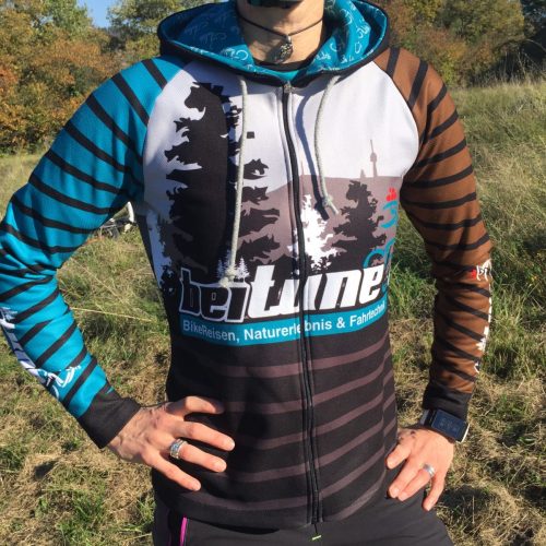 beitune Hoodie in türkis, braun, schwarz
