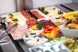 Buffet im beitune Partnerhotel Sonneck in Brixen