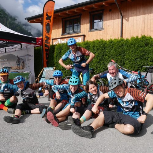 Gruppenbild der beitune MTB-Guides: wir freuen uns auf Deine Wunschtour!