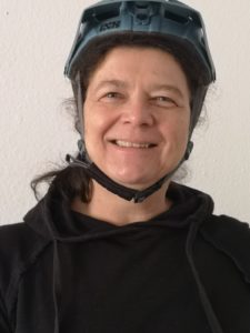 beitune Guide Carola mit Helm