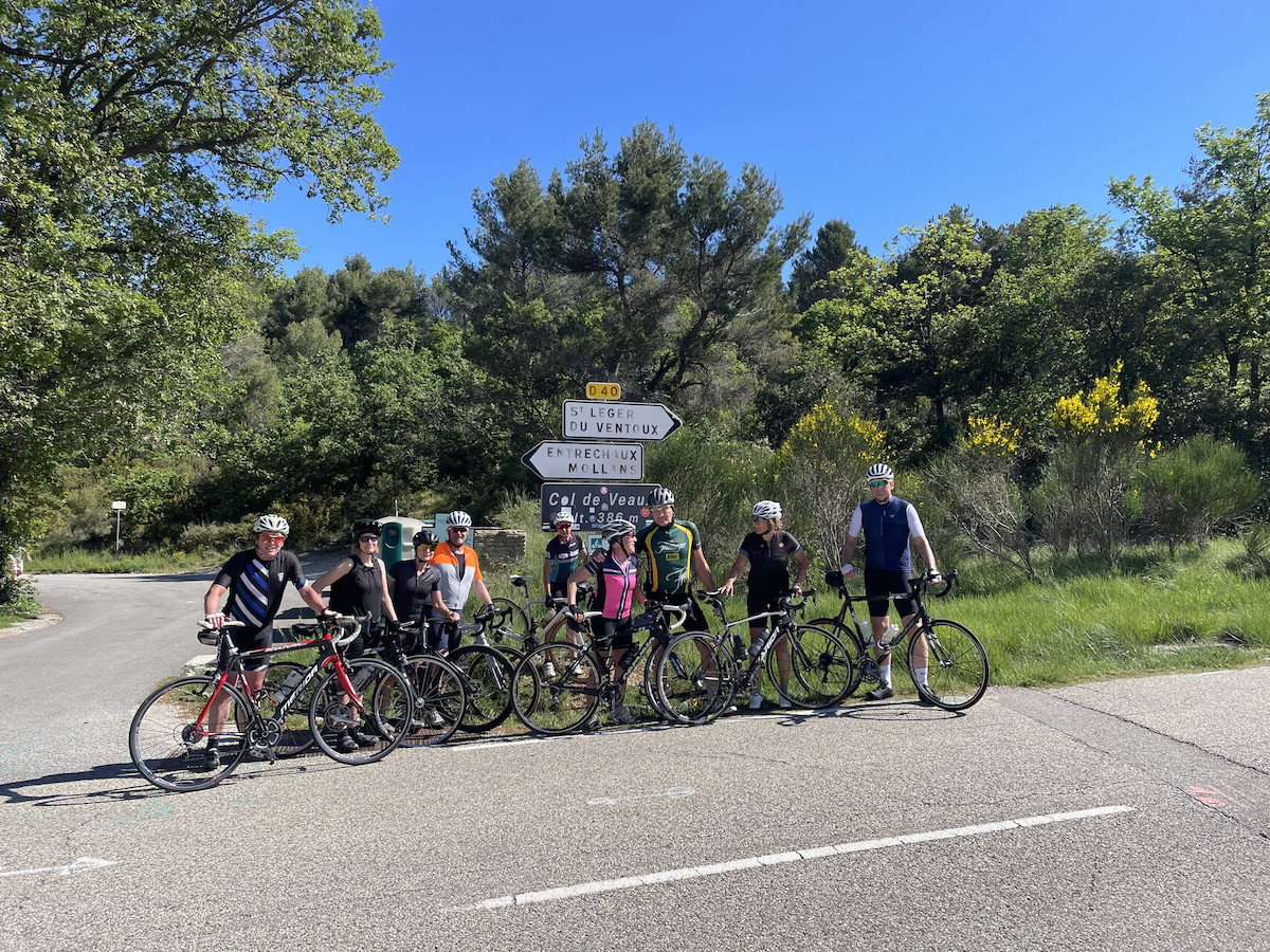 Gruppenbild der beitune Rennrad-Gruppe bei der Rennradwoche am Mont Ventoux