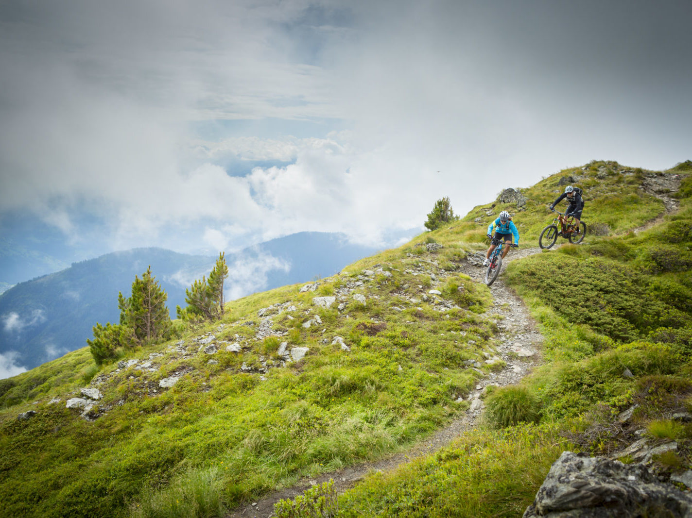 Flowtrails, angelegte Endurostrecken oder Panoramarunden - beim Alpen-Bike-Gipfel ist für jeden Biker die passende Tour mit dabei.