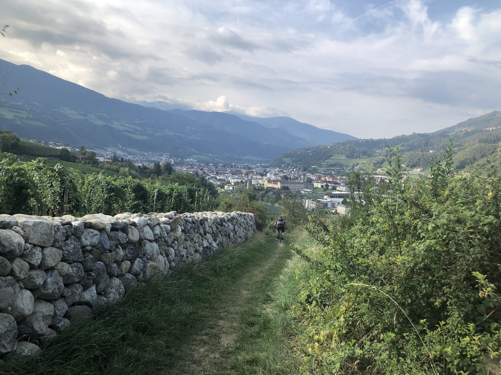 beitune Frauen-Transalp: Auf der Alpenüberquerung für Frauen geht es mit dem MTB nach Brixen