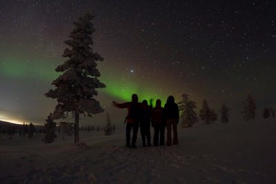 Mit etwas Glück können wir bei der beitune Winterreise nach Lappland tolle Nordlichter bestaunen.